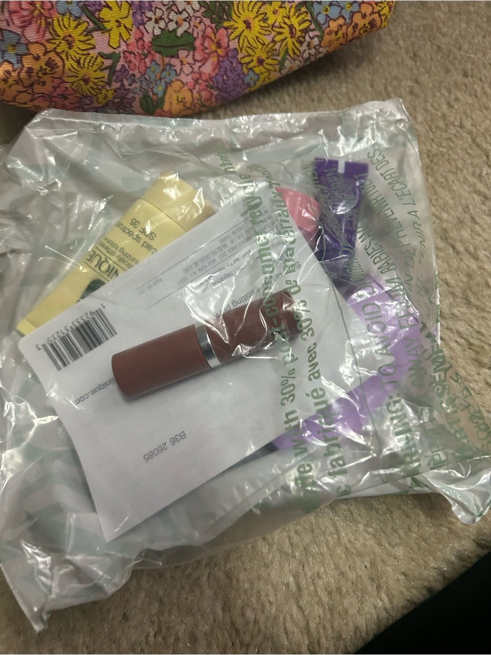 NWT CLINIQUE 5 piece gift set.  GORGEOUS floral bag. - Picture 5 of 16